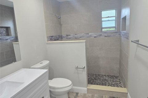 House in Palm Harbor, Florida 3 bedrooms, 220.64 sq.m. № 1824491 - photo 15