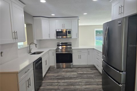 House in Palm Harbor, Florida 3 bedrooms, 220.64 sq.m. № 1824491 - photo 7