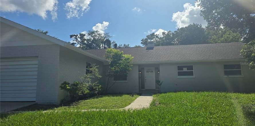 House in Palm Harbor, Florida 3 bedrooms, 220.64 sq.m. № 1824491