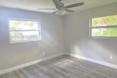 House in Palm Harbor, Florida 3 bedrooms, 220.64 sq.m. № 1824491 - photo 20