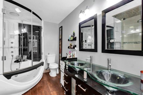 Condo in Boca Raton, Florida, 2 bedrooms № 2264839 - photo 2