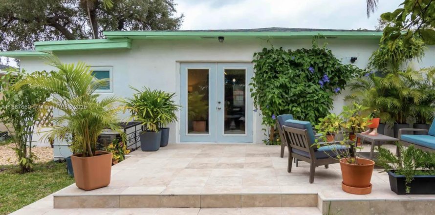 Дом в Майами, Флорида 2 спальни, 116.96м2 № 1941777