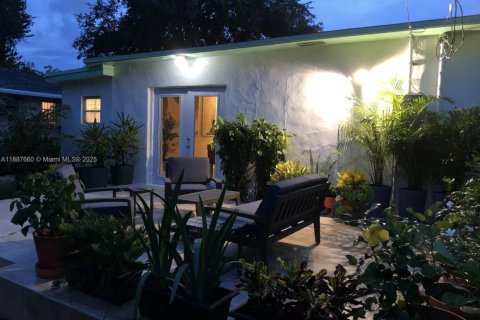 Купить виллу или дом в Майами, Флорида 2 спальни, 116.96м2, № 1941777 - фото 8
