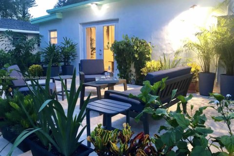 Купить виллу или дом в Майами, Флорида 2 спальни, 116.96м2, № 1941777 - фото 7