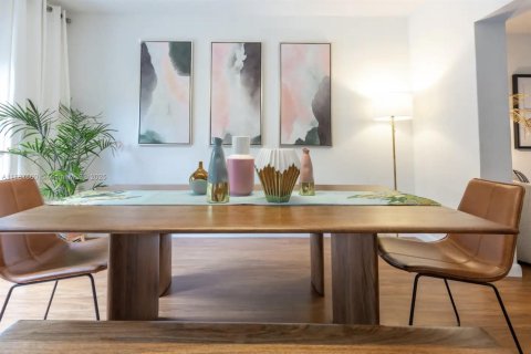 Купить виллу или дом в Майами, Флорида 2 спальни, 116.96м2, № 1941777 - фото 27