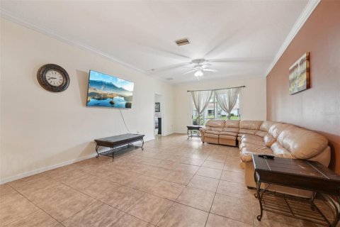 House in Tampa, Florida 3 bedrooms, 146.6 sq.m. № 1769956 - photo 13