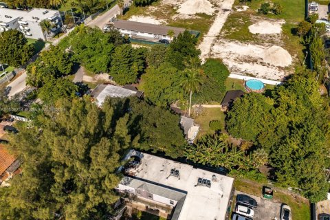 Villa ou maison à vendre à Opa-locka, Floride: 8 chambres, 138.89 m2 № 1940379 - photo 14