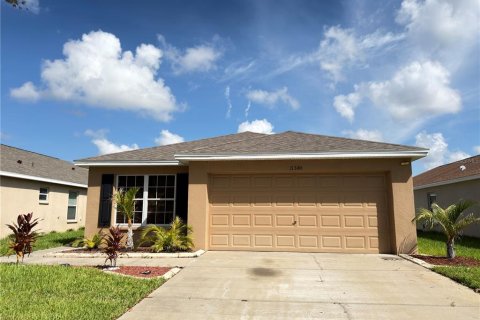 House in Gibsonton, Florida 4 bedrooms, 156.82 sq.m. № 2367239