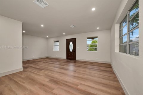 Casa en venta en West Park, Florida, 3 dormitorios, 129.97 m2 № 2062820 - foto 6