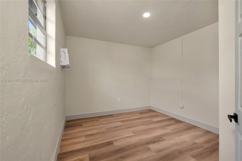 Casa en venta en West Park, Florida, 3 dormitorios, 129.97 m2 № 2062820 - foto 17