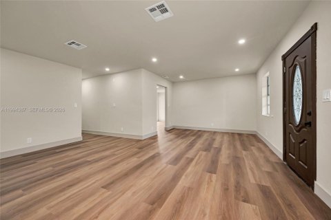 Casa en venta en West Park, Florida, 3 dormitorios, 129.97 m2 № 2062820 - foto 3