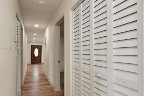 Casa en venta en West Park, Florida, 3 dormitorios, 129.97 m2 № 2062820 - foto 15