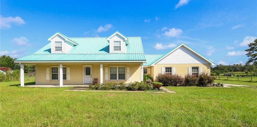 House in Bronson, Florida 3 bedrooms, 187.29 sq.m. № 1842996