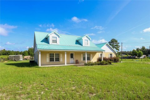 House in Bronson, Florida 3 bedrooms, 187.29 sq.m. № 1842996 - photo 3