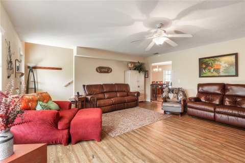 House in Bronson, Florida 3 bedrooms, 187.29 sq.m. № 1842996 - photo 18