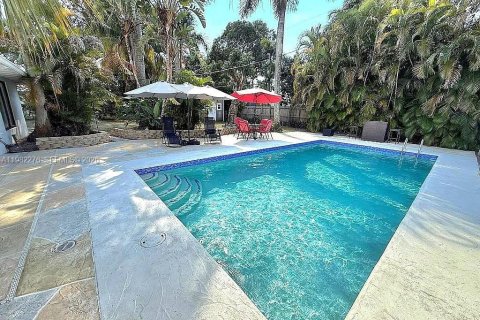 House in Fort Lauderdale, Florida 4 bedrooms, 160.63 sq.m. № 2047238 - photo 2