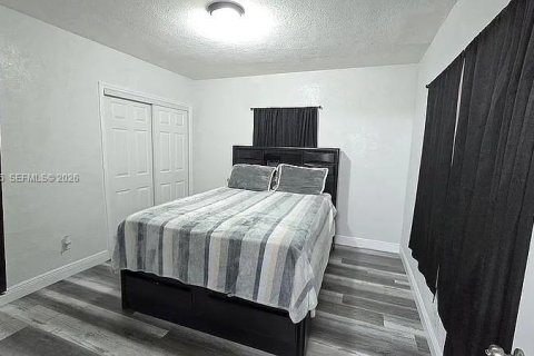 House in Fort Lauderdale, Florida 4 bedrooms, 160.63 sq.m. № 2047238 - photo 9