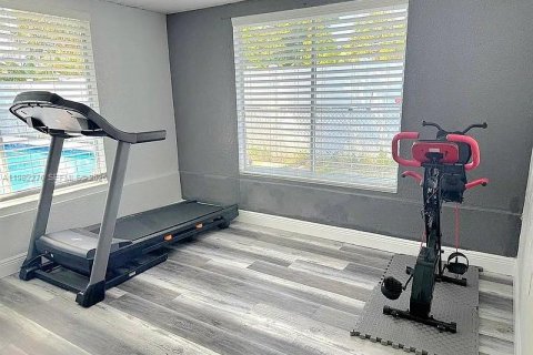 House in Fort Lauderdale, Florida 4 bedrooms, 160.63 sq.m. № 2047238 - photo 20