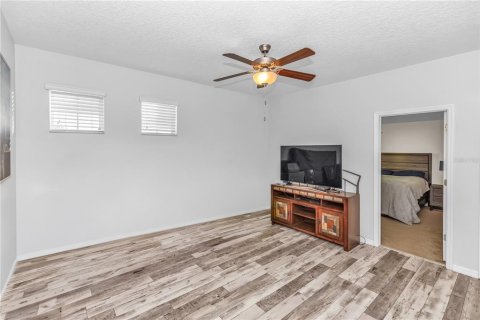 House in Mount Dora, Florida 5 bedrooms, 226.5 sq.m. № 2212207 - photo 17