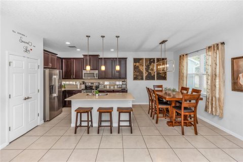 House in Mount Dora, Florida 5 bedrooms, 226.5 sq.m. № 2212207 - photo 5