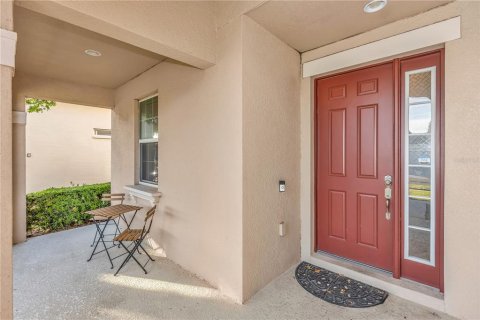 House in Mount Dora, Florida 5 bedrooms, 226.5 sq.m. № 2212207 - photo 3
