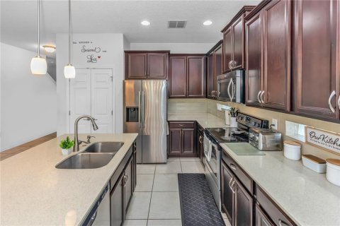 House in Mount Dora, Florida 5 bedrooms, 226.5 sq.m. № 2212207 - photo 7