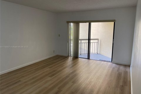 Купить кондоминиум в Дорал, Флорида 1 спальня, 65.96м2, № 1698317 - фото 12
