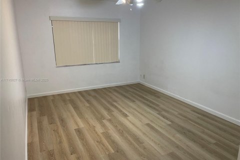 Купить кондоминиум в Дорал, Флорида 1 спальня, 65.96м2, № 1698317 - фото 20
