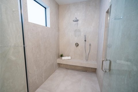 Купить таунхаус в Майами, Флорида 4 спальни, 270.25м2, № 2185694 - фото 21