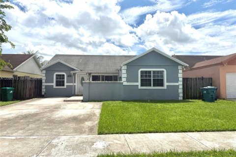Casa en Miami Gardens, Florida 4 dormitorios, 132.39 m2 № 2368497