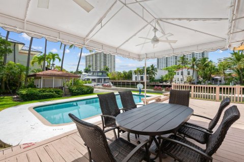 Villa ou maison à louer à Fort Lauderdale, Floride: 5 chambres, 397.99 m2 № 2267855 - photo 7