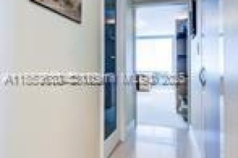 Condominio en alquiler en Hollywood, Florida, 2 dormitorios, 173.54 m2 № 1960244 - foto 7