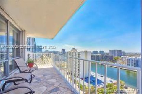 Condominio en alquiler en Hollywood, Florida, 2 dormitorios, 173.54 m2 № 1960244 - foto 12