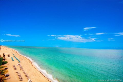 Condominio en alquiler en Hollywood, Florida, 2 dormitorios, 173.54 m2 № 1960244 - foto 19