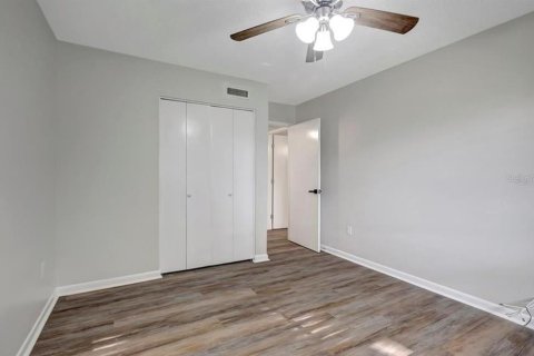 Condo in New Port Richey, Florida, 2 bedrooms № 2222039 - photo 29