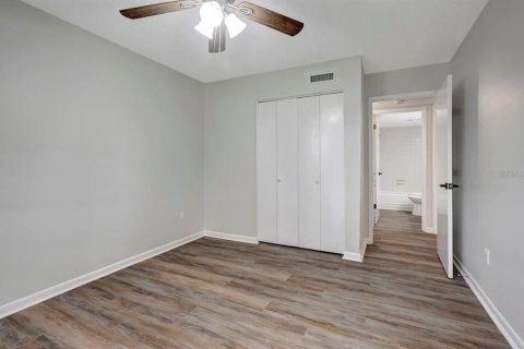 Condo in New Port Richey, Florida, 2 bedrooms № 2222039 - photo 28
