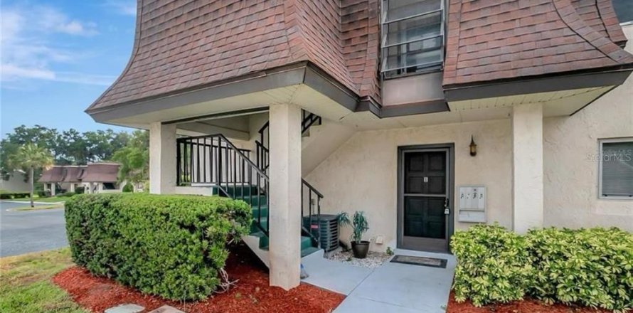 Condo in New Port Richey, Florida, 2 bedrooms № 2222039