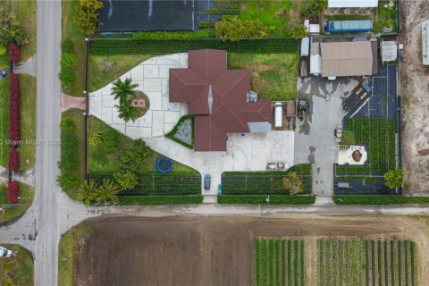 Купить виллу или дом в Хомстед, Флорида 4 спальни, 229.84м2, № 1985628 - фото 4