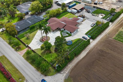 Купить виллу или дом в Хомстед, Флорида 4 спальни, 229.84м2, № 1985628 - фото 3