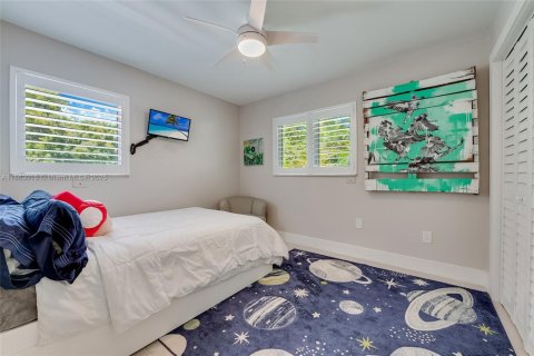 Casa en venta en Miami, Florida, 4 dormitorios, 225.29 m2 № 1890366 - foto 30