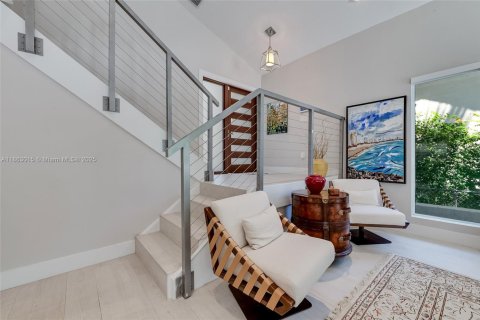 Casa en venta en Miami, Florida, 4 dormitorios, 225.29 m2 № 1890366 - foto 9