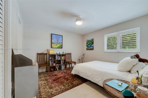 Casa en venta en Miami, Florida, 4 dormitorios, 225.29 m2 № 1890366 - foto 27