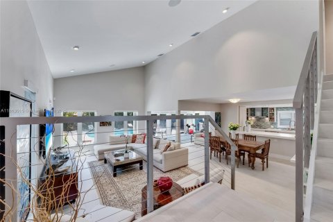 Casa en venta en Miami, Florida, 4 dormitorios, 225.29 m2 № 1890366 - foto 10