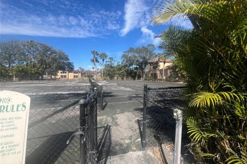 Condo in West Palm Beach, Florida, 2 bedrooms № 1953990 - photo 29