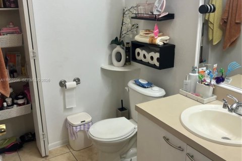 Condo in West Palm Beach, Florida, 2 bedrooms № 1953990 - photo 17