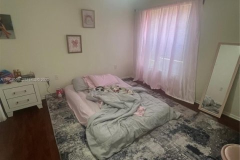 Condo in West Palm Beach, Florida, 2 bedrooms № 1953990 - photo 16