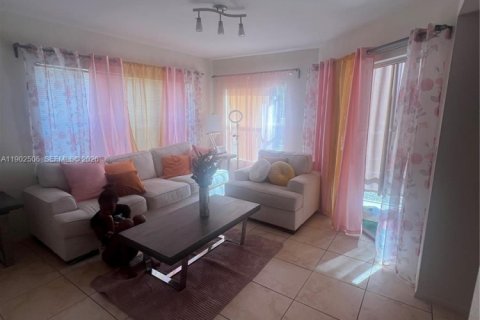 Condo in West Palm Beach, Florida, 2 bedrooms № 1953990 - photo 20