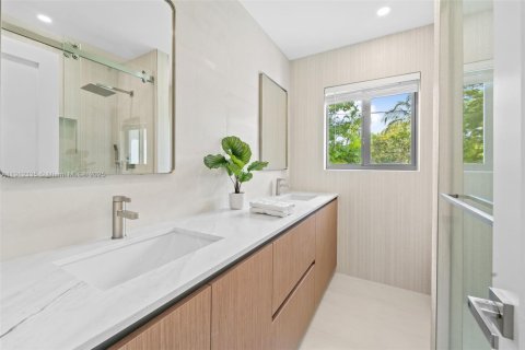 Casa en venta en South Miami, Florida, 4 dormitorios, 178.19 m2 № 1968413 - foto 14