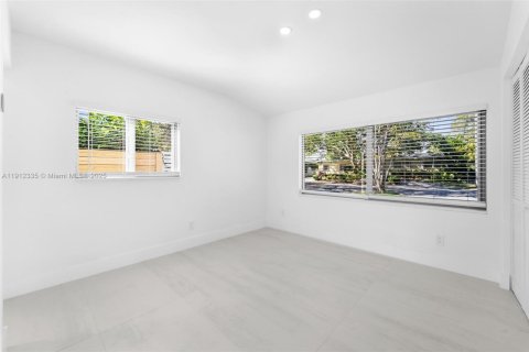 Casa en venta en South Miami, Florida, 4 dormitorios, 178.19 m2 № 1968413 - foto 15