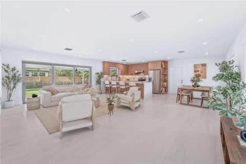 Casa en venta en South Miami, Florida, 4 dormitorios, 178.19 m2 № 1968413 - foto 7